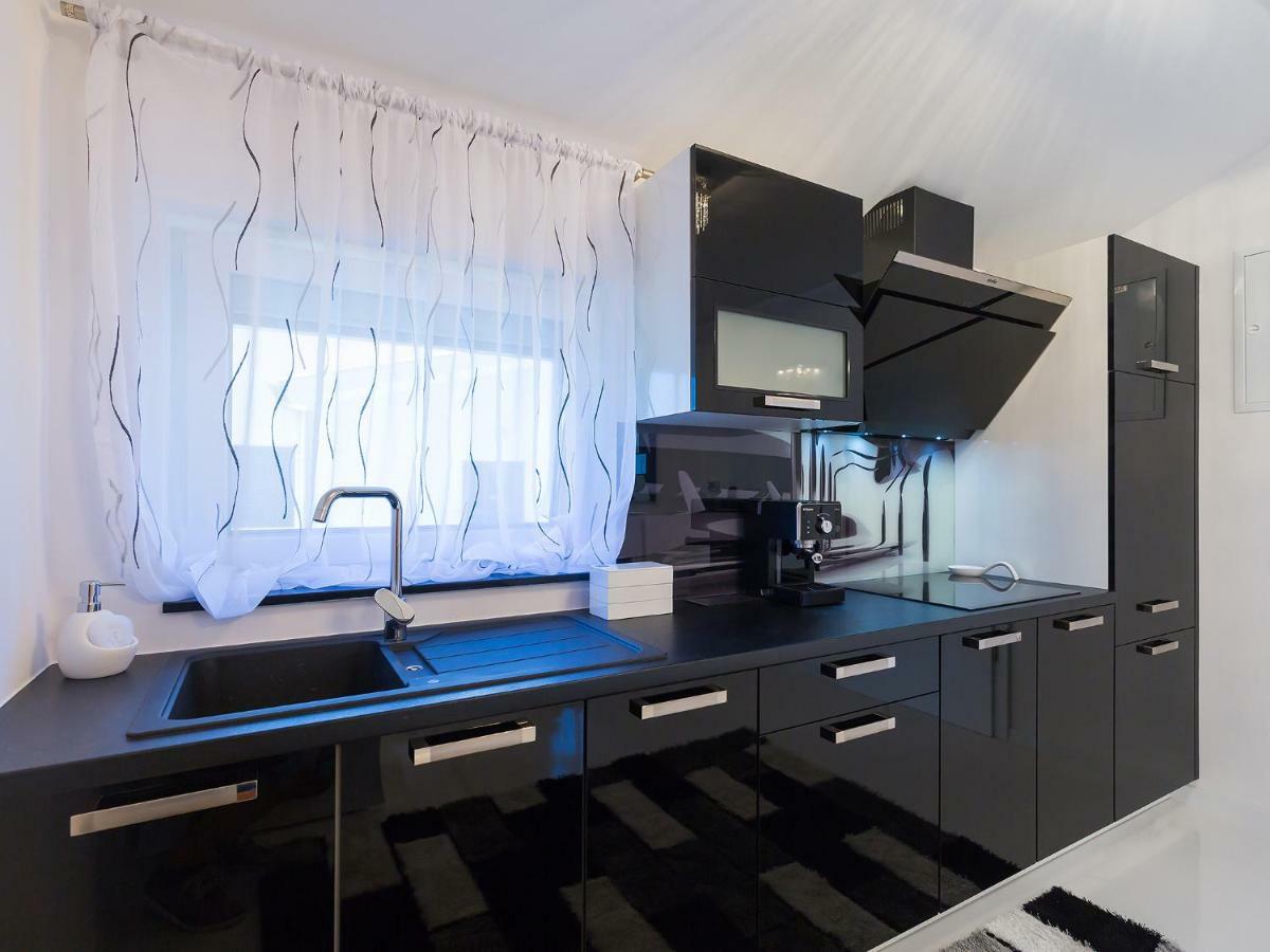 רוביני Apartmani Beril Lux מראה חיצוני תמונה