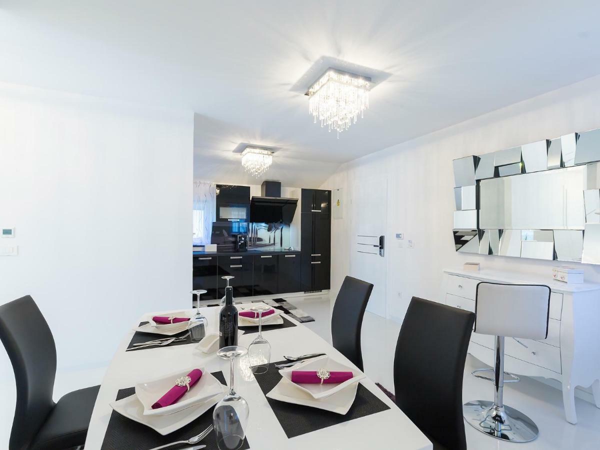 רוביני Apartmani Beril Lux מראה חיצוני תמונה