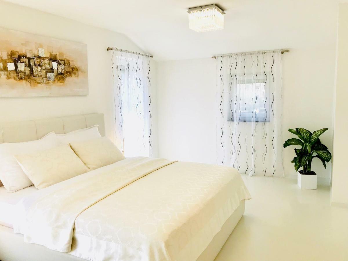 רוביני Apartmani Beril Lux מראה חיצוני תמונה